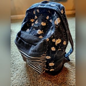 Dakine Floral Leather Bottom 25L Backpack